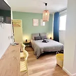 Le Quai 2 - Studio Neuf Calme Terrasse - Clim - Wifi - Gare A 200m Lägenhet *